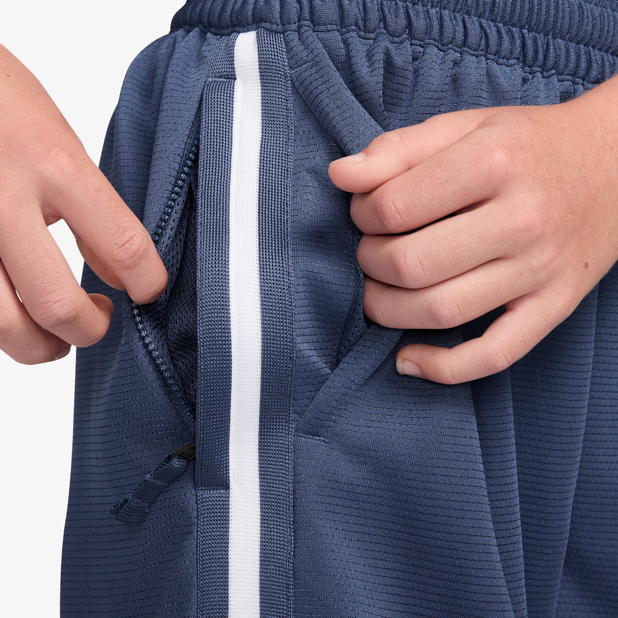  Nike Dri-Fit DNA 13 cm Çocuk Mavi Şort