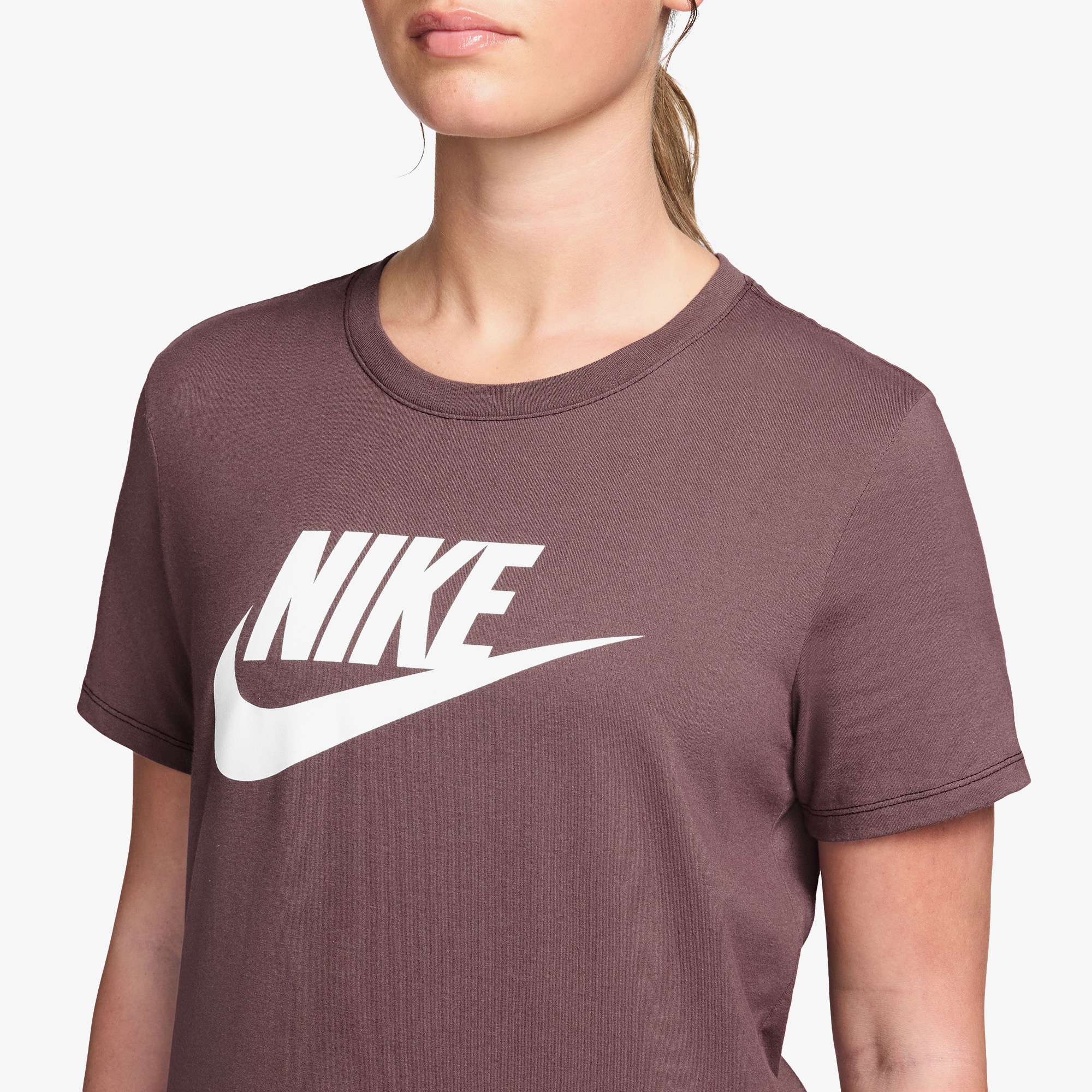Nike Sportswear Club Essentials Icon Futura Kadın Kahverengi T-Shirt