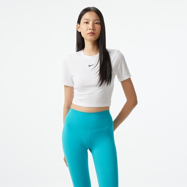  Nike Sportswear Essential Slim Crop Kadın Beyaz T-Shirt