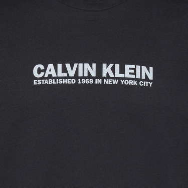  Calvin Klein 30S Grap Erkek Siyah T-Shirt