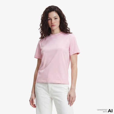  Calvin Klein 20S Classic Logo  Kadın Pembe T-Shirt