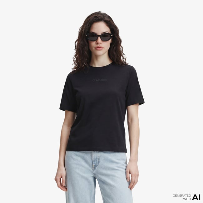  Calvin Klein Classic 20S Logo Grap Kadın Siyah T-Shirt