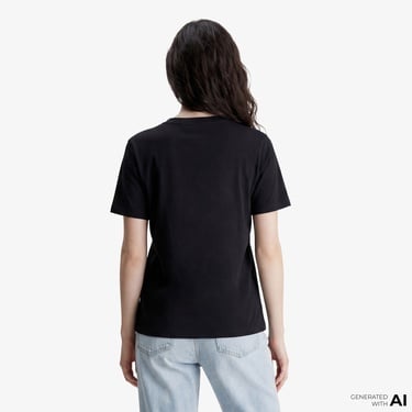  Calvin Klein Classic 20S Logo Grap Kadın Siyah T-Shirt