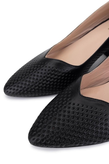  Tamer Tanca Kadın Hakiki Deri Siyah Klasik Ayakkabı