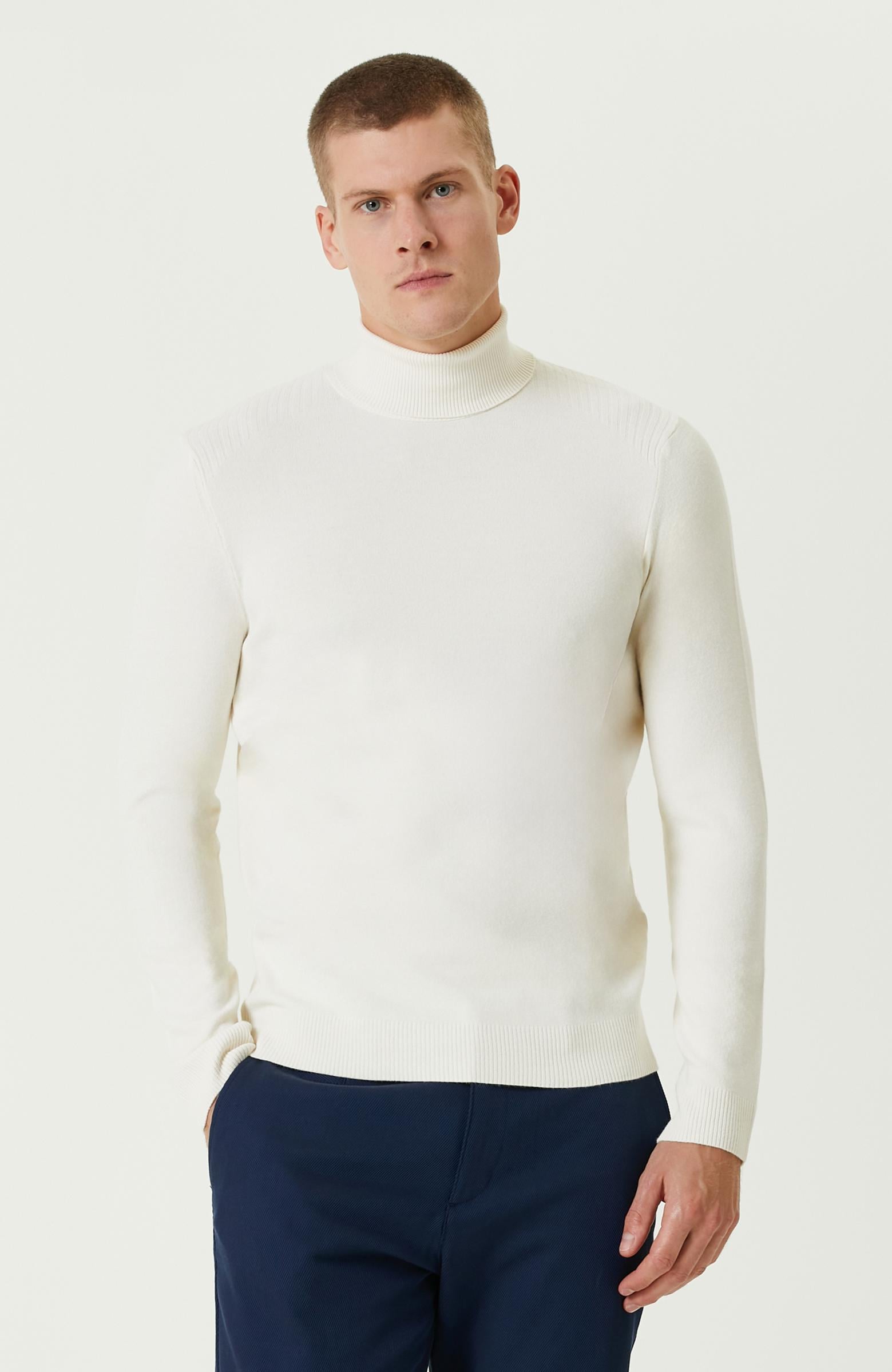 Network Erkek Kırık Beyaz Balıkçı Yaka Triko Kazak