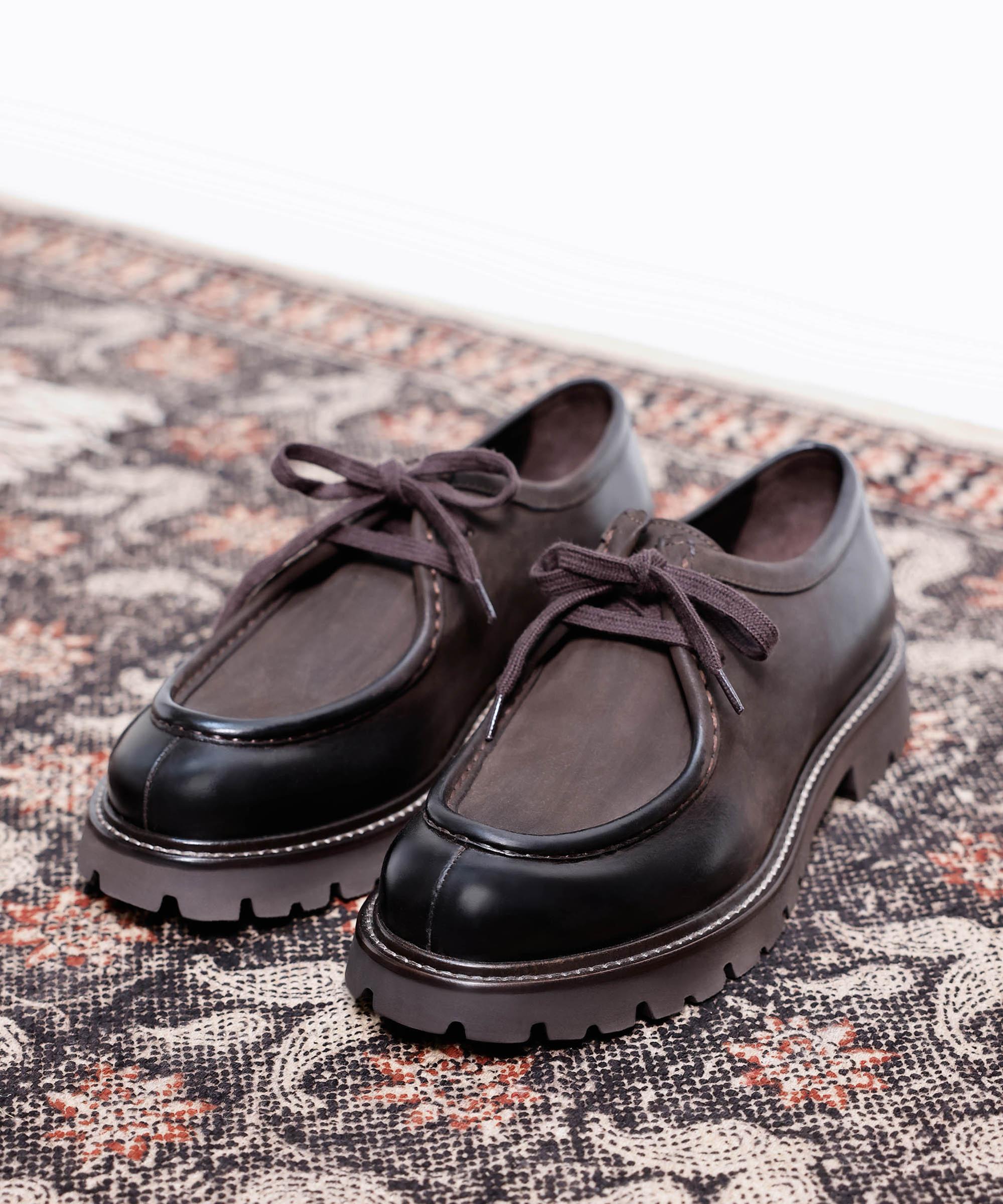  YARGICI Kalın Tabanlı Deri Düz Ayakkabı