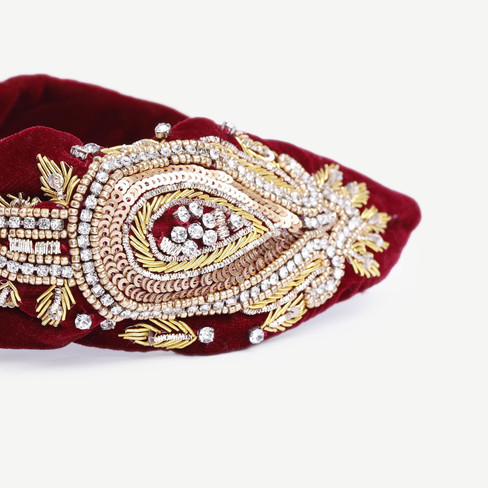 YARGICI Boncuk Detaylı Kadife Taç