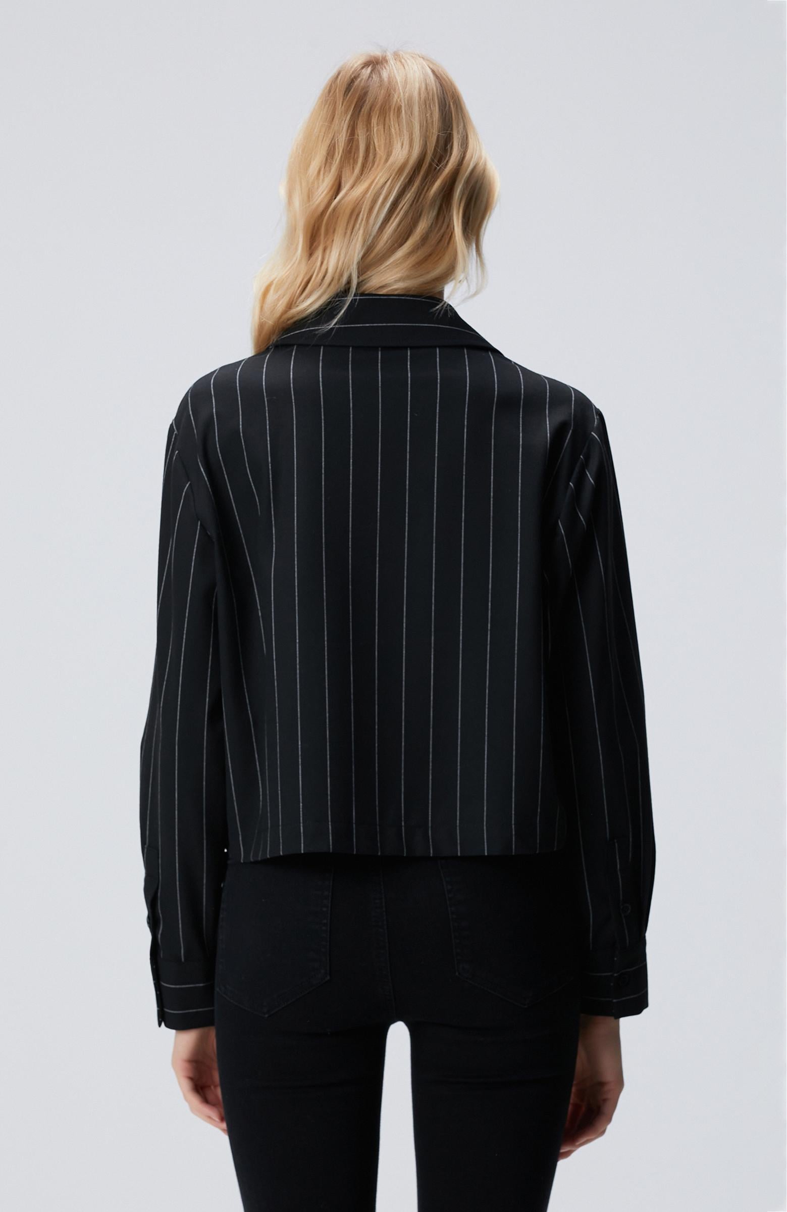  Network Kadın Siyah Çizgi Desenli Nakış Detaylı Gömlek