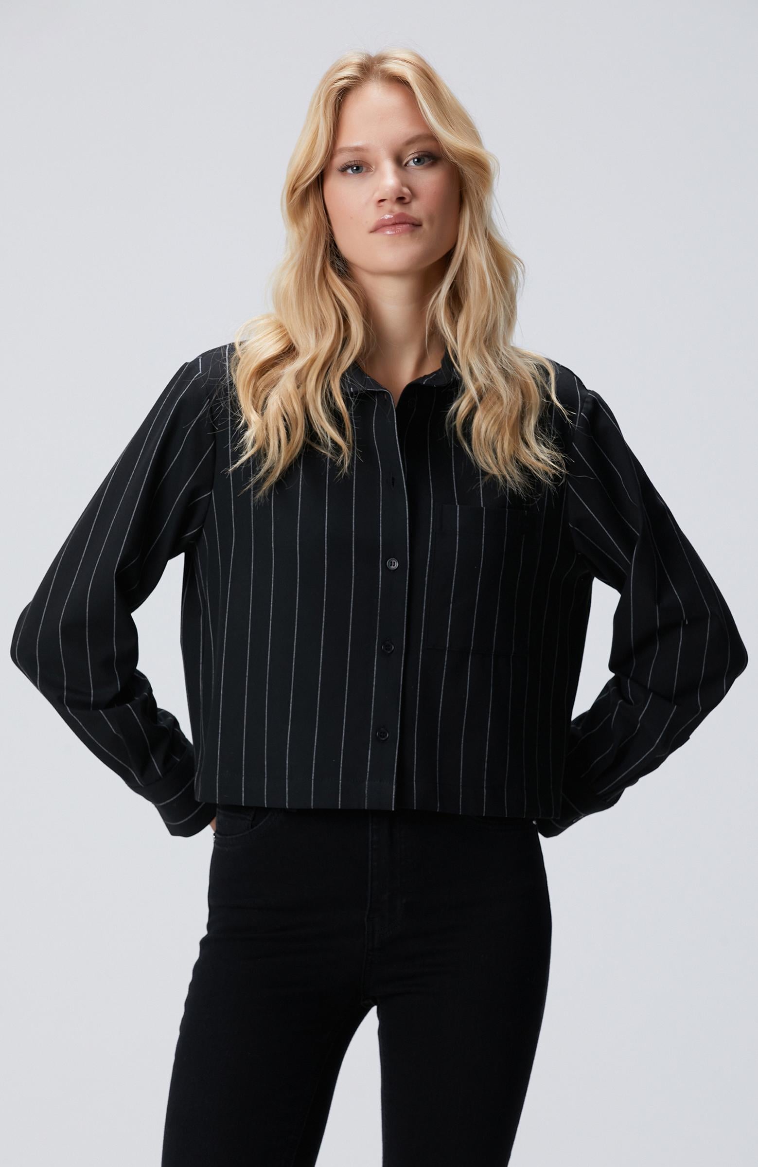  Network Kadın Siyah Çizgi Desenli Nakış Detaylı Gömlek