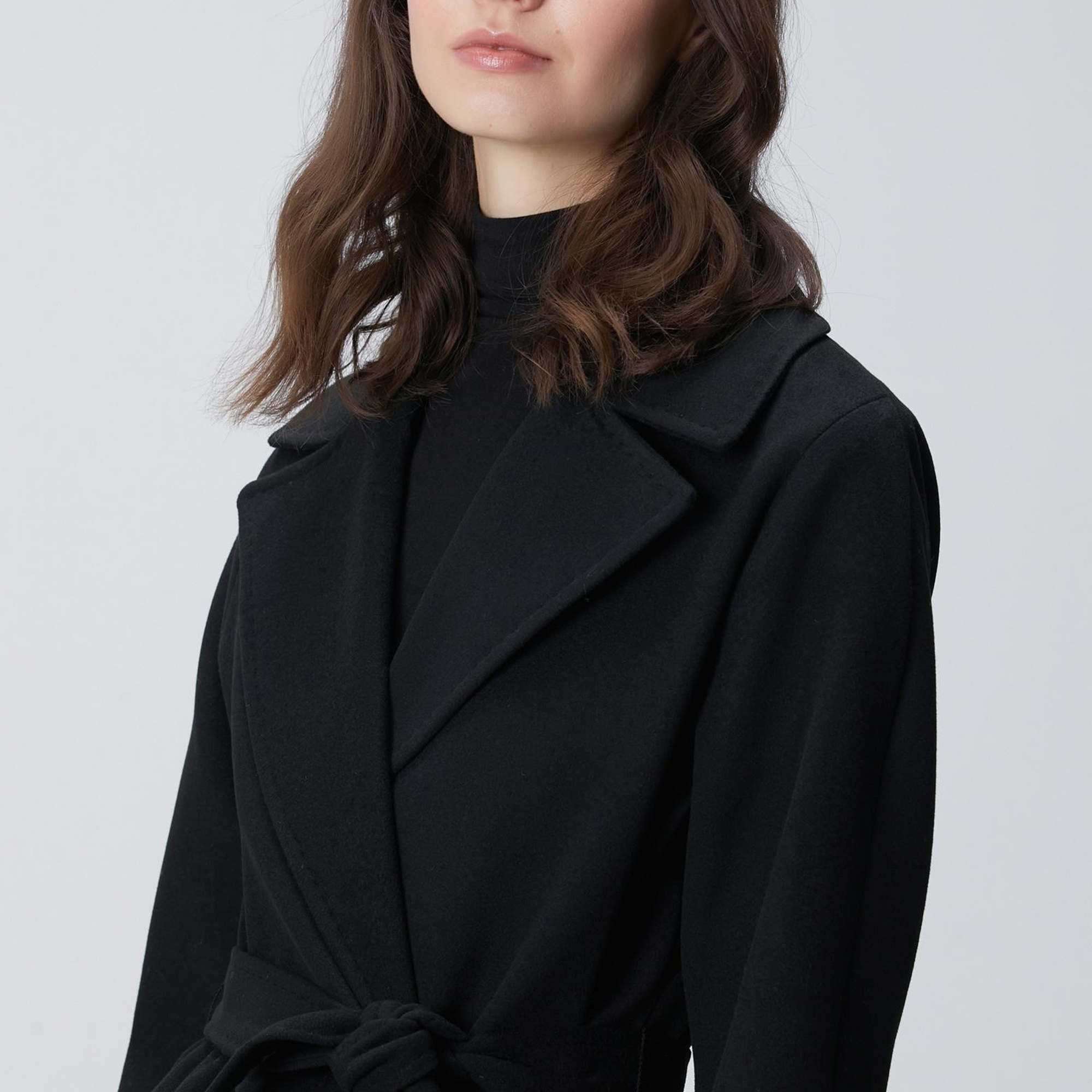 Network Kadın Siyah Geniş Yakalı Manto