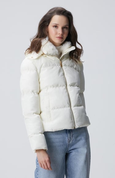  Network Kadın Kırık Beyaz Kapüşonlu Kapitone Mont