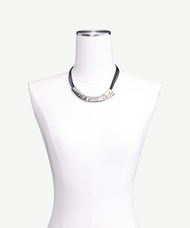  YARGICI Metal Aksesuarlı Kolye