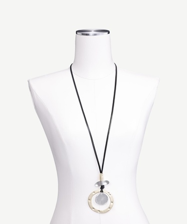  YARGICI Metal Uç Detaylı Uzun Kolye