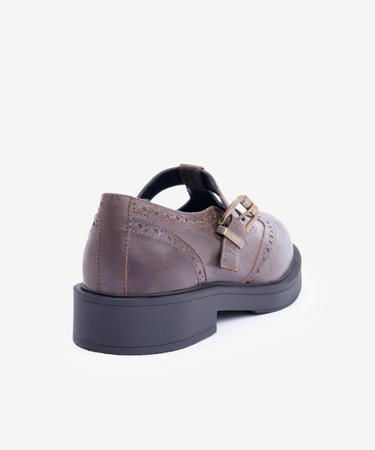  YARGICI Zımba Detaylı Deri Düz Ayakkabı