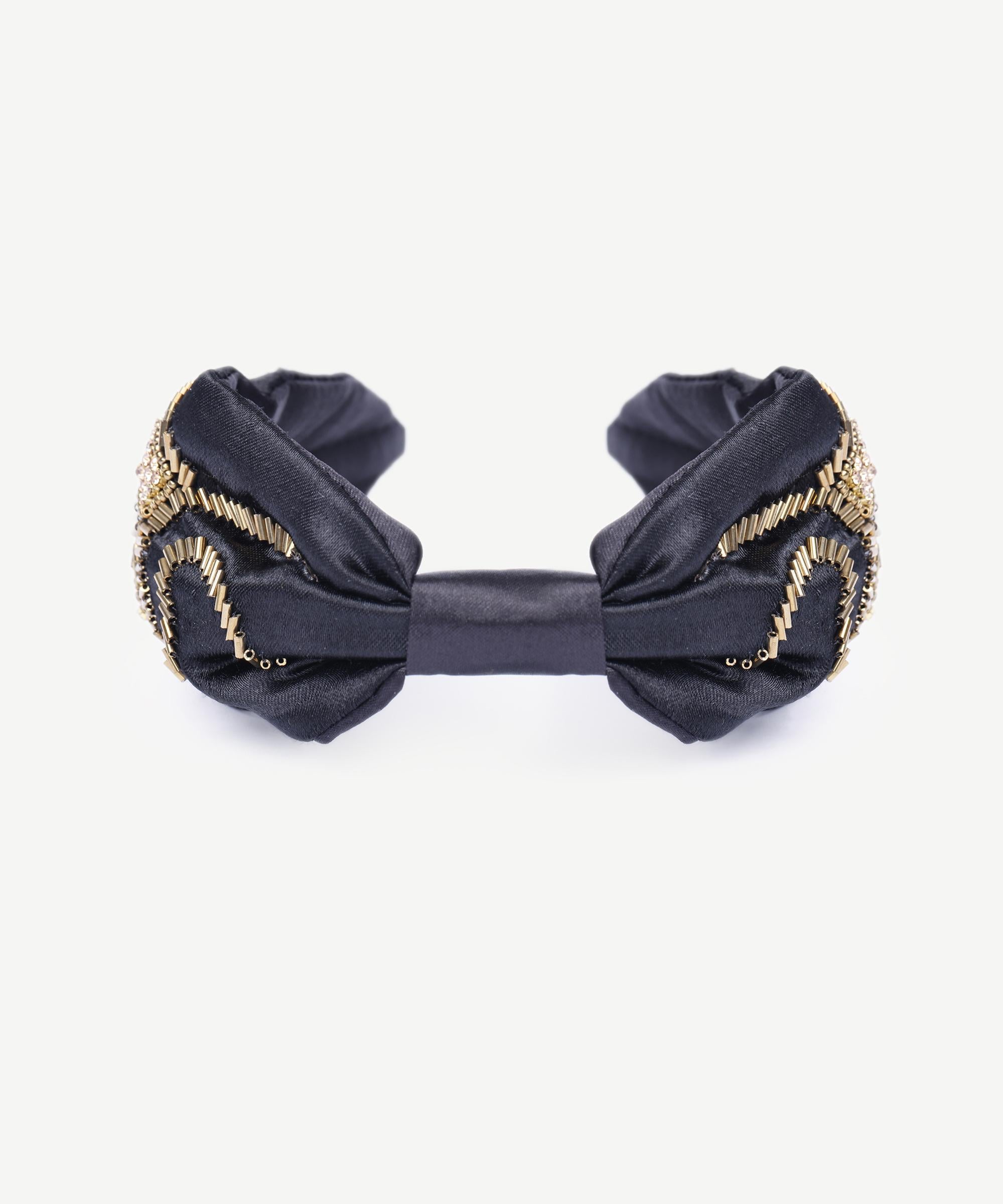  YARGICI Boncuk Detaylı Saten Taç