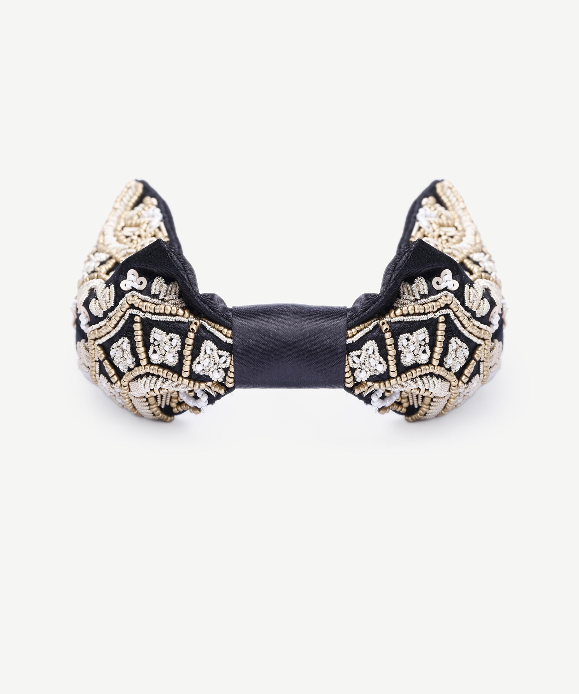  YARGICI Boncuk Detaylı Saten Taç