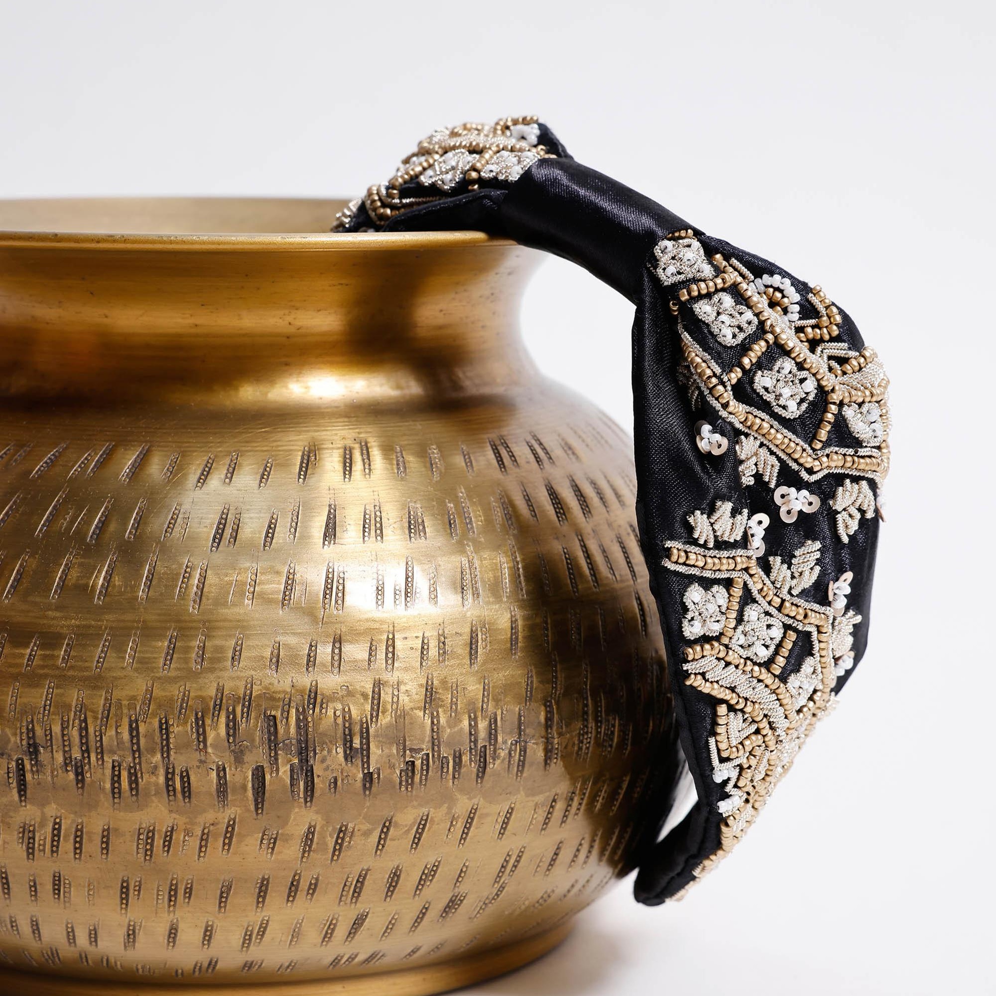 YARGICI Boncuk Detaylı Saten Taç