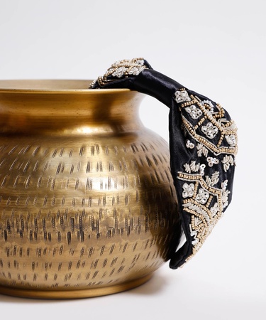  YARGICI Boncuk Detaylı Saten Taç