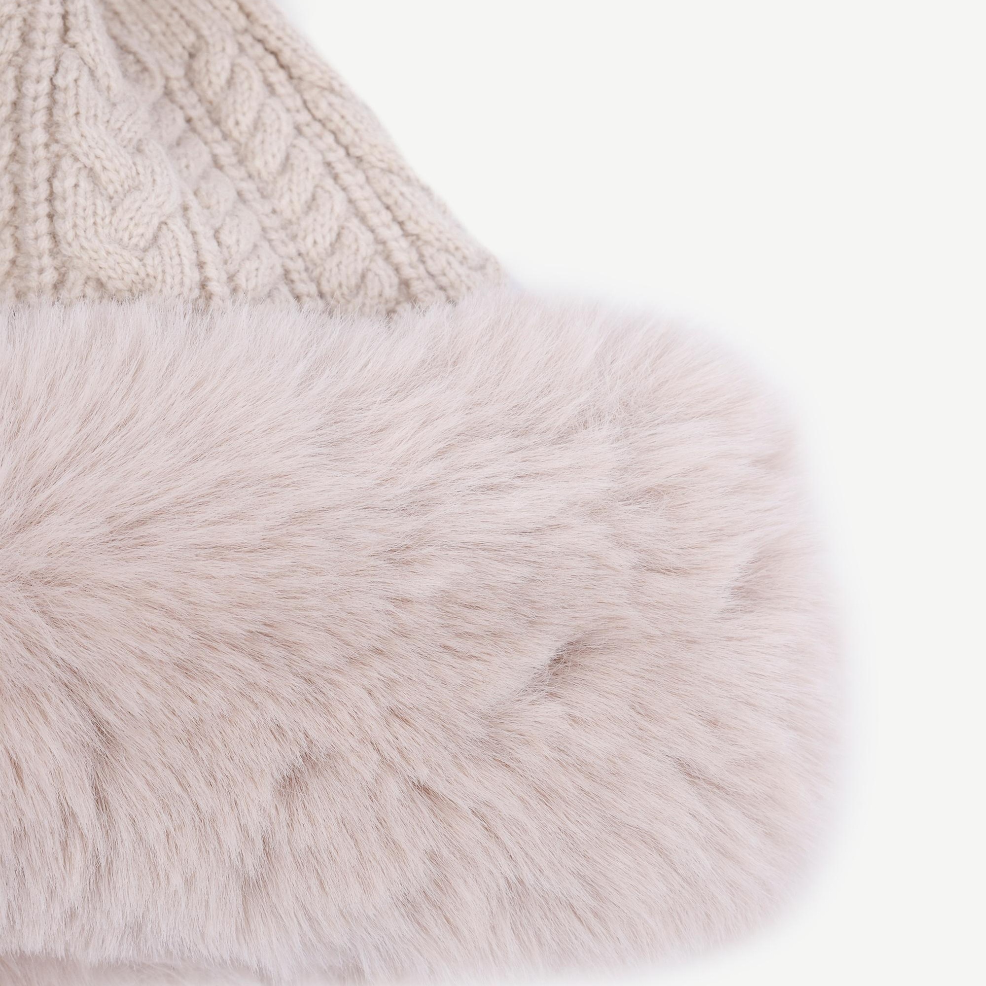 YARGICI Kürk Detaylı Kar Şapkası