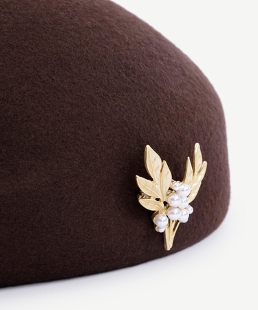  YARGICI Çiçek Broş İncili Yün Şapka