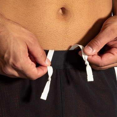  Brooks Run Visible 5 2in1 2.0 Erkek Siyah Şort