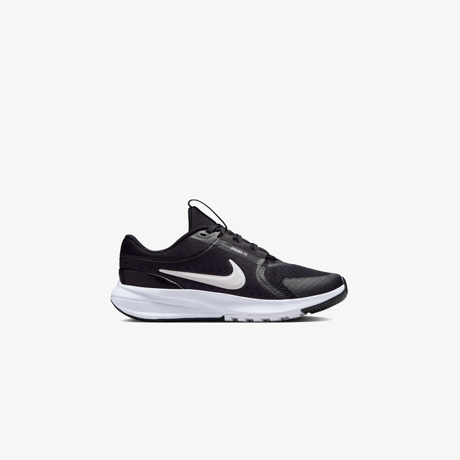  Nike Star Runner 5 Siyah Koşu Ayakkabısı
