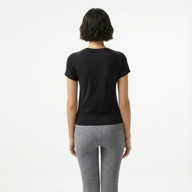  Nike Sportswear Chill Knit Kadın Siyah T-Shirt