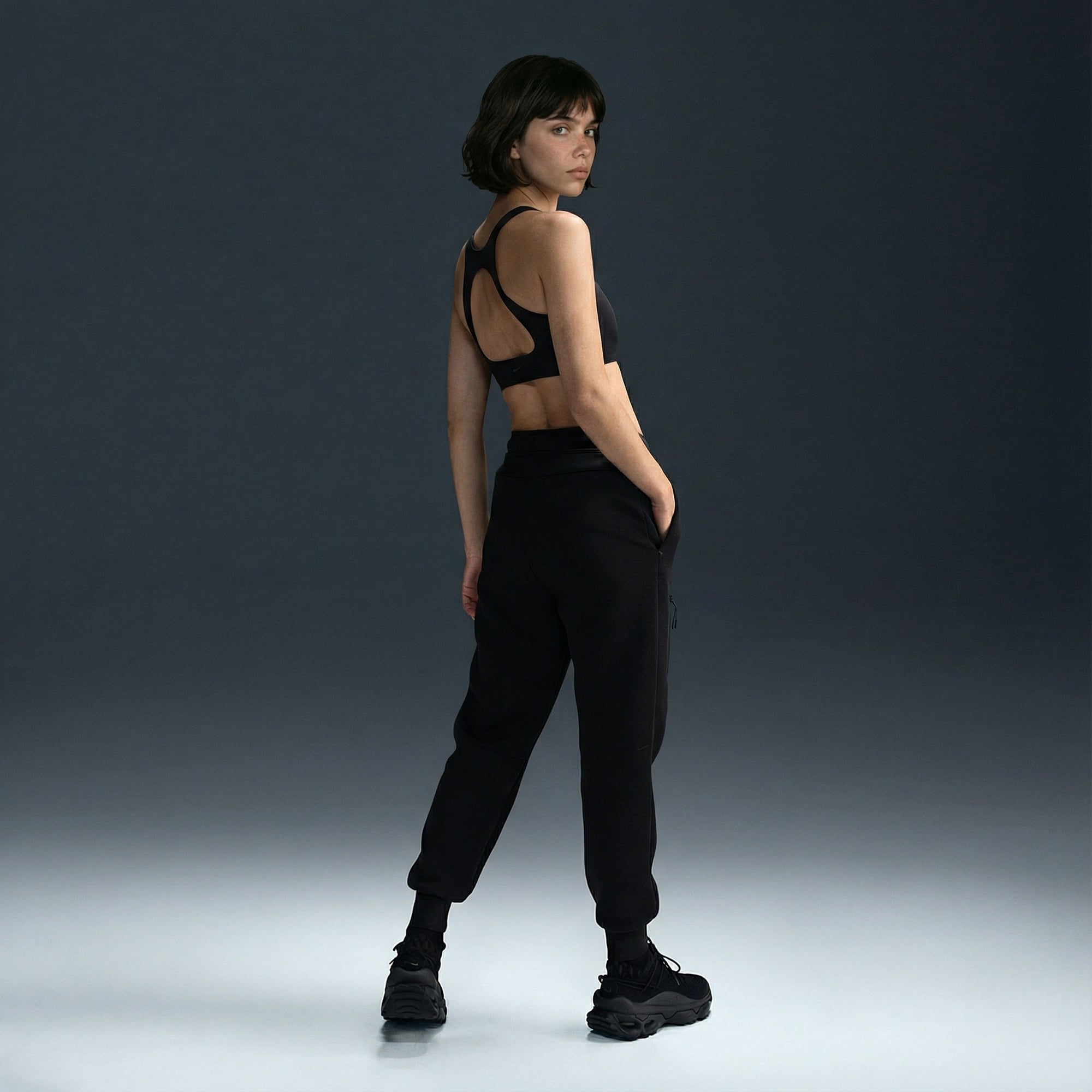 Nike Sportswear Tech Fleece Kadın Siyah Eşofman Altı