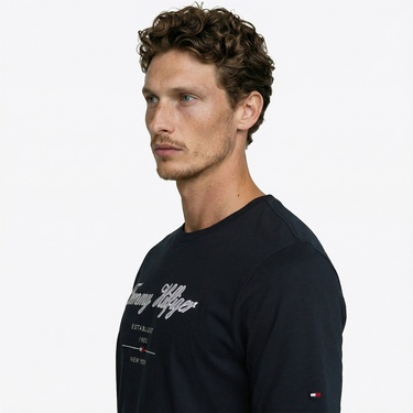  Tommy Hilfiger Script Logo Erkek Lacivert T-Shirt