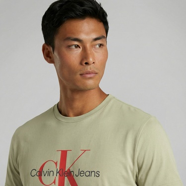  Calvin Klein Hero Monogram Erkek Yeşil T-Shirt