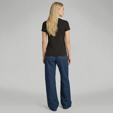  Calvin Klein Graphic Slim Kadın Siyah T-Shirt