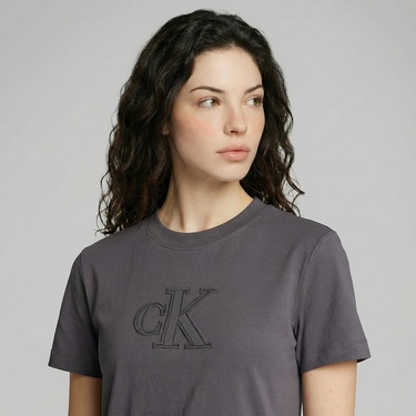  Calvin Klein Regular Kadın Gri T-Shirt