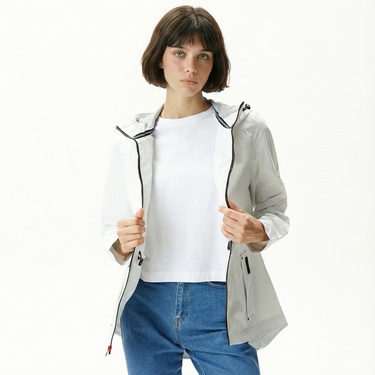  Nautica Kadın Beyaz Yağmurluk