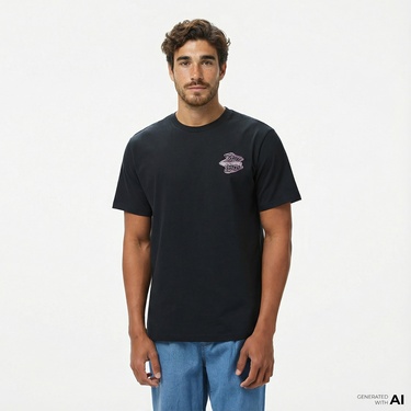  Converse Erkek Loose Fit Grafik Baskılı Siyah T-Shirt