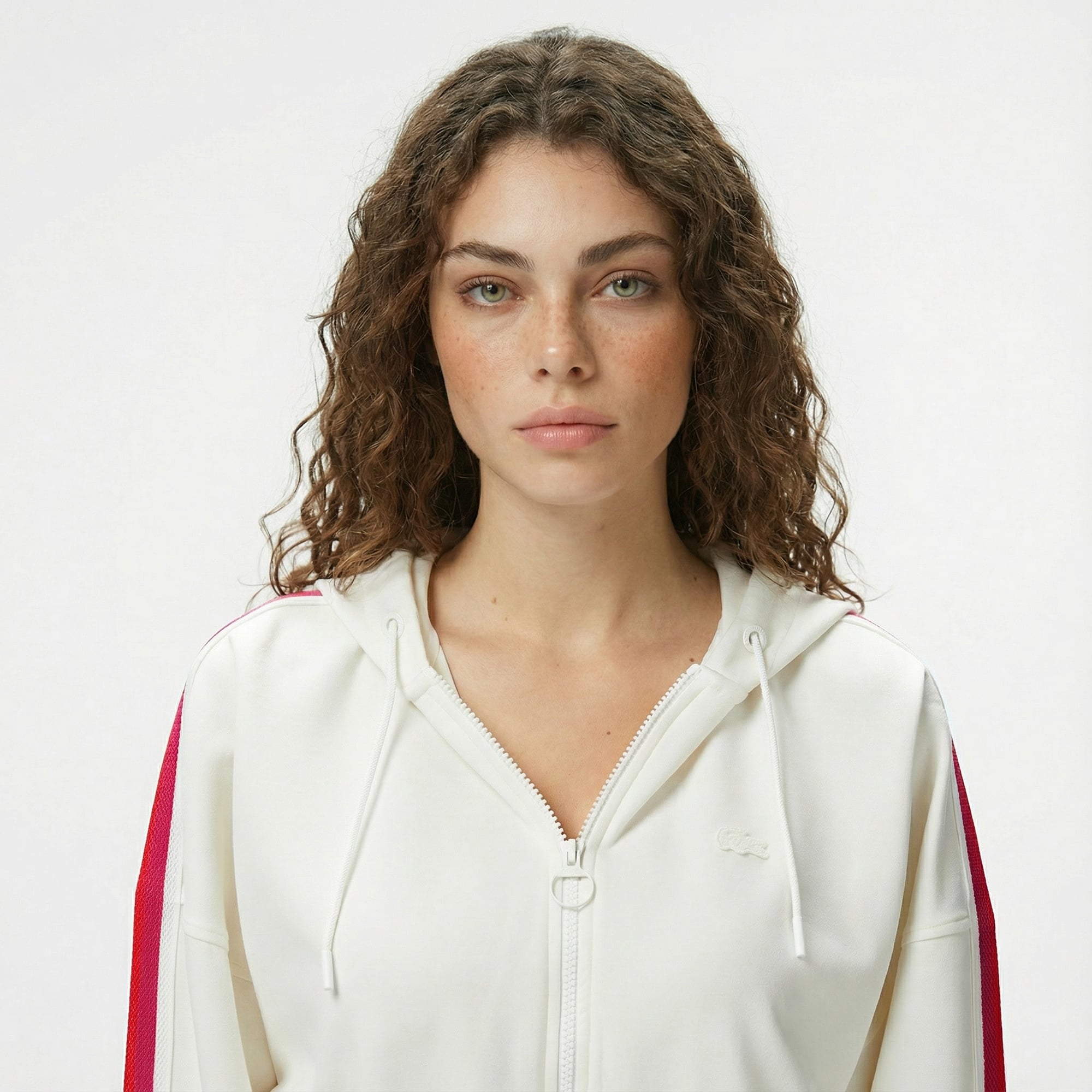 Lacoste Kadın Crop Fit Fermuarlı Renk Bloklu Beyaz Sweatshirt