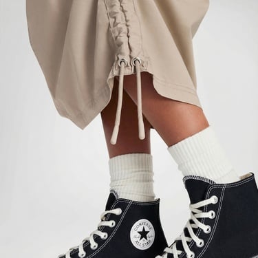  Converse Classic Kadın Bej Etek