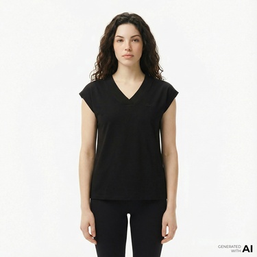  Lacoste Kadın Slim Fit V Yaka Siyah T-Shirt