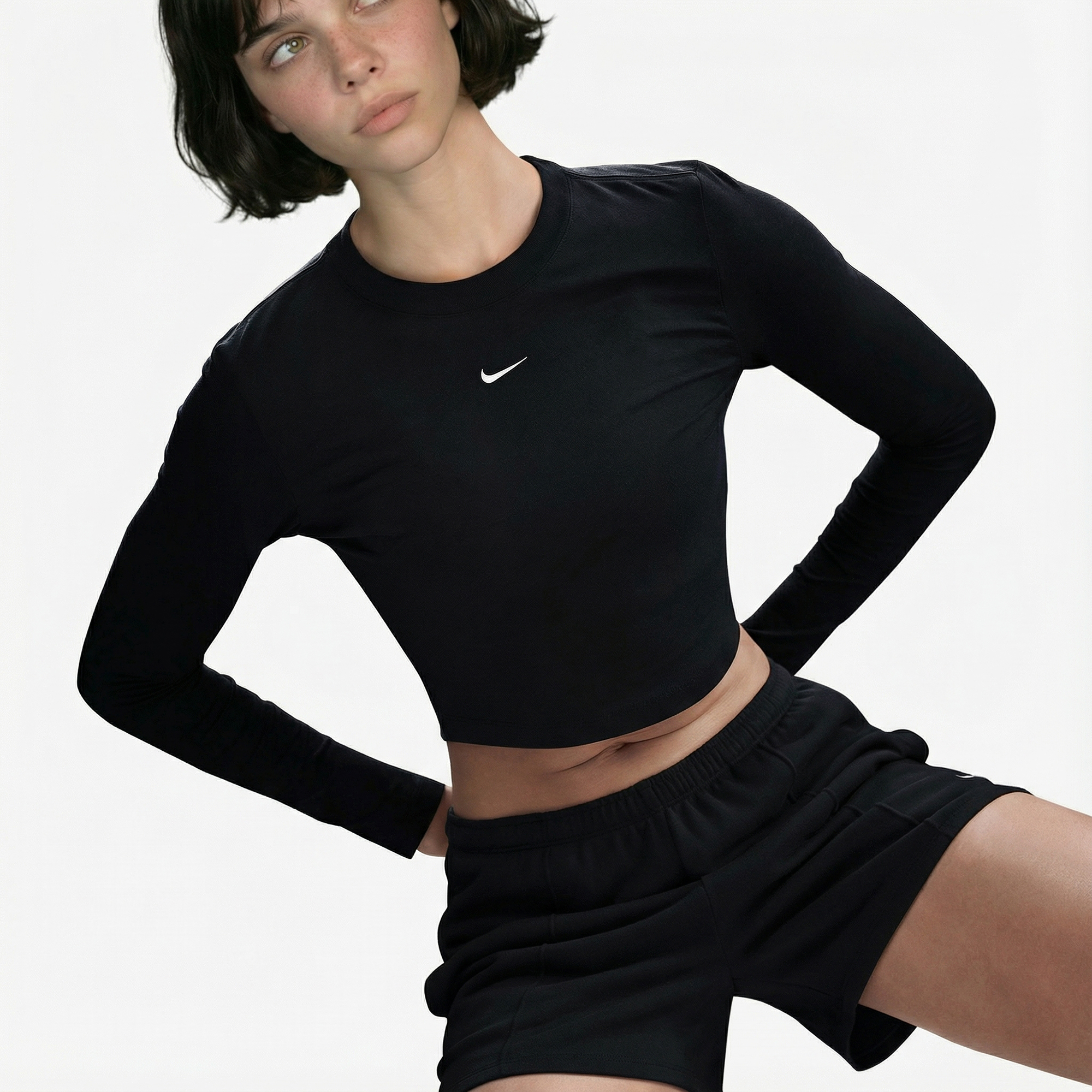  Nike Sportswear Chill Knit Kadın Siyah T-Shirt