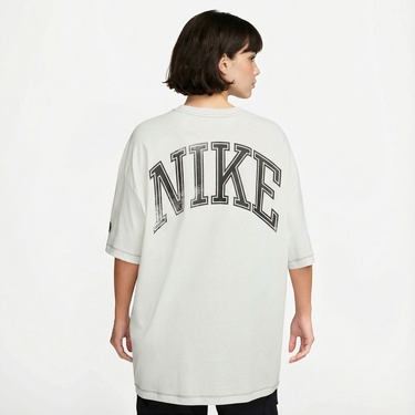  Nike Sportswear Street Kadın Beyaz T-Shirt