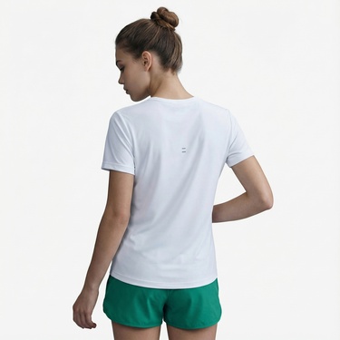  Nike Tempo Dri-Fit Kadın Beyaz T-Shirt