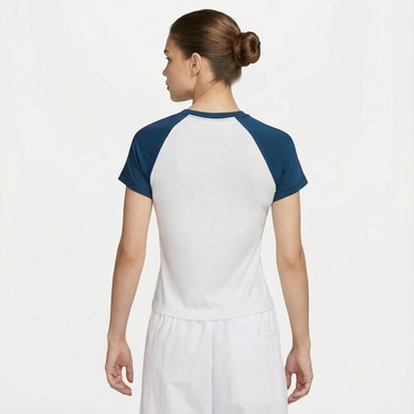  Nike Sportswear Chill Knit Kadın Beyaz T-Shirt