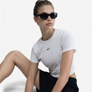  Nike Sportswear Chill Knit Kadın Beyaz Crop T-Shirt