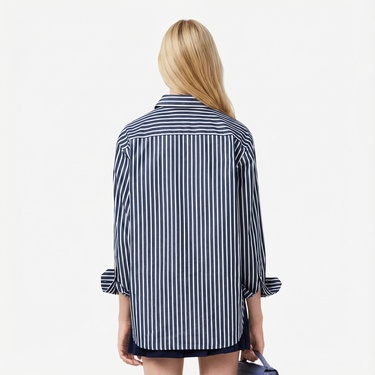  Lacoste Kadın Oversize Fit Düğmesiz Yaka Çizgili Lacivert Gömlek