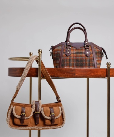  YARGICI Ekose Desenli El Çantası