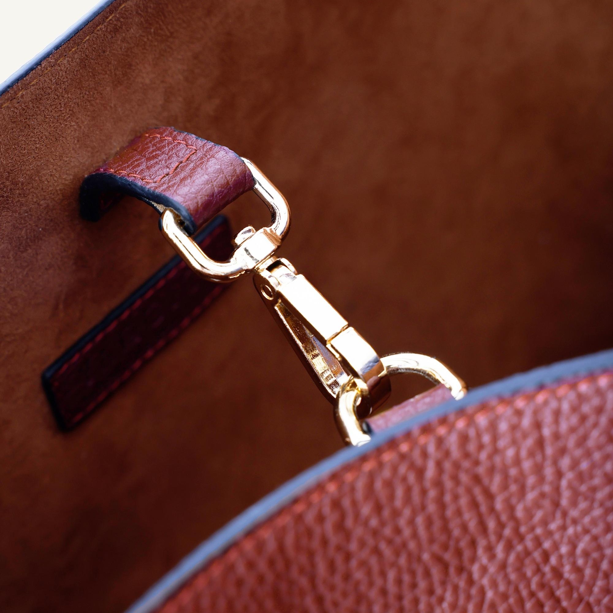 YARGICI Alcantara Astarlı Deri Omuz Çantası