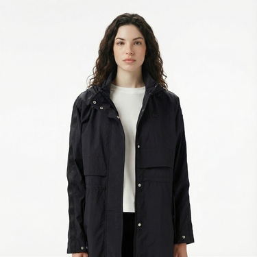  Lacoste Kadın Kapüşonlu Siyah Mont