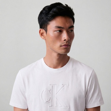  Calvin Klein Deboss Mono Graphic Erkek Beyaz T-Shirt