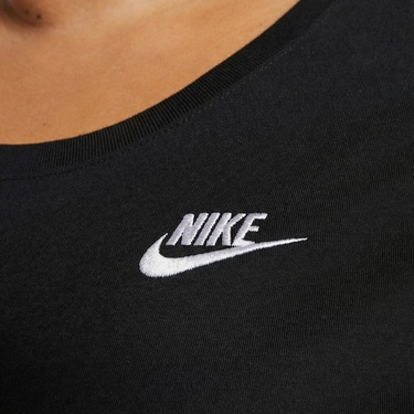  Nike Sportswear Club Essentials Kadın Siyah T-Shirt