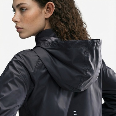  Nike Tempo Repel Kadın Siyah Yağmurluk