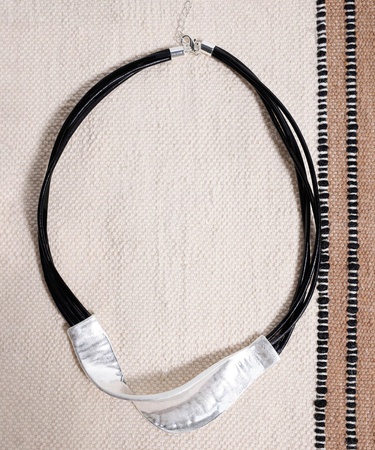  YARGICI Metal Uç Detaylı Kolye